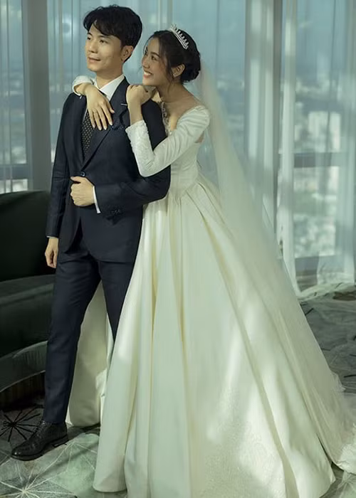 Ông xã của Thúy Vân không chỉ tài giỏi mà còn phong độ. Ảnh: Ngôi sao