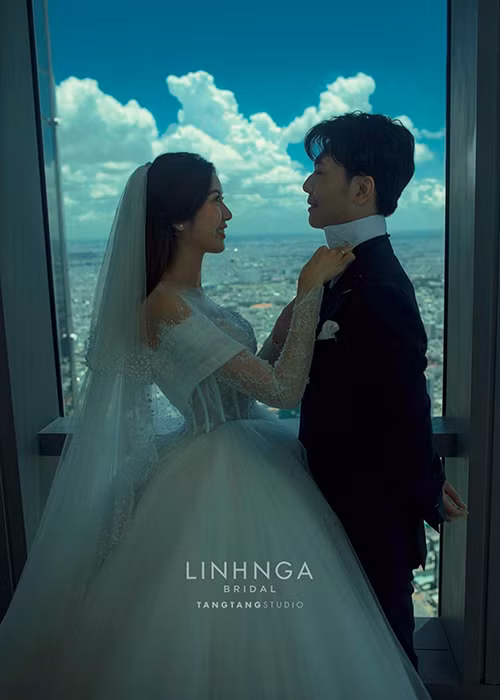 "Mây" mang ý nghĩa tên của Thúy Vân còn "Mặt trời" là hình ảnh tượng trưng tên của Nhật Vũ. Ảnh: Kul