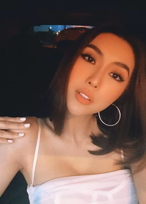 Tường Linh từng xuất hiện trong gameshow hẹn hò "Người ấy là ai" và "24h thử yêu" để tìm kiếm nửa kia đích thực.