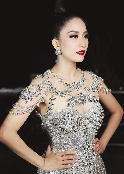 Khánh Thi hiện tại có tổ ấm hạnh phúc bên Phan Hiển.