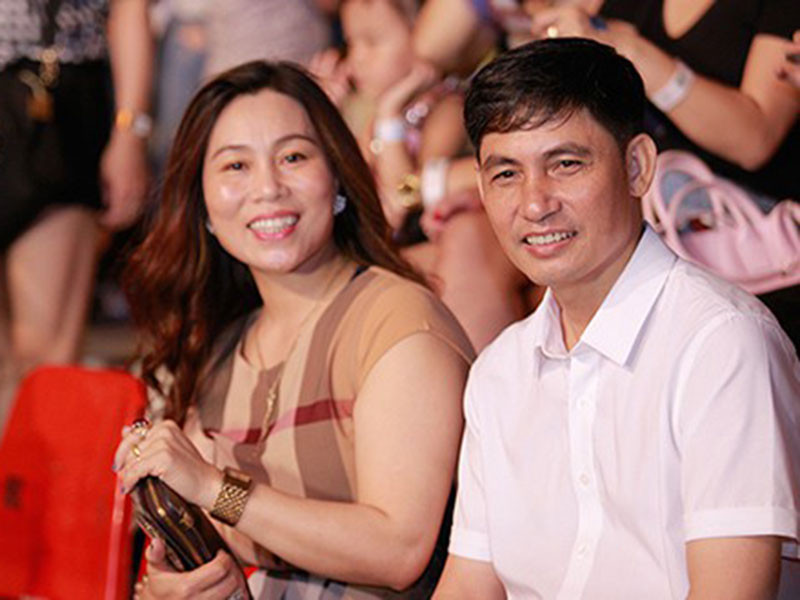 Trong mắt bố mẹ, dù đã trưởng thành nhưng Sơn Tùng lúc nào cũng bé bỏng. Ảnh: Dân Việt