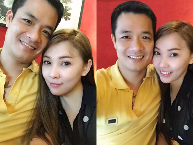 Cặp uyên ương thường xuyên đi du lịch, diện áo đôi tình tứ chụp ảnh bên nhau.