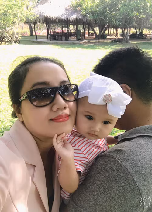 Mỹ Xuân cho biết, cuộc sống của cô chỉ đơn giản là ngày ngày bên con, bên chồng.