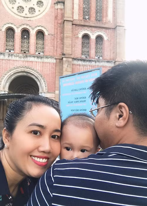 Rảnh rỗi, cô về nhà bố mẹ chồng ở Đồng Nai trồng cây, bơi lội, nướng BBQ cuối tuần.