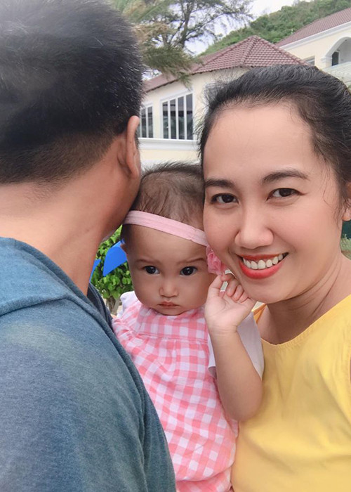 Mỹ Xuân thường xuyên đăng hình ảnh bên chồng con.