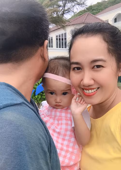 Mỹ Xuân thường xuyên đăng hình ảnh bên chồng con.