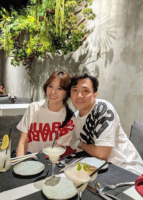 Sau 4 năm cưới, Hari Won - Trấn Thành hiện tại vẫn có cuộc sống hôn nhân đầy ngọt ngào. Mời quý độc giả xem video "Trấn Thành - Hari Won xuất hiện trên sách Hàn Quốc". Nguồn VTC Now