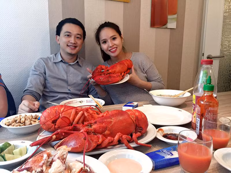 Sau khi kết hôn, Lại Hương Thảo sinh con trai đầu lòng. Cô rất kín tiếng và không tham gia showbiz.