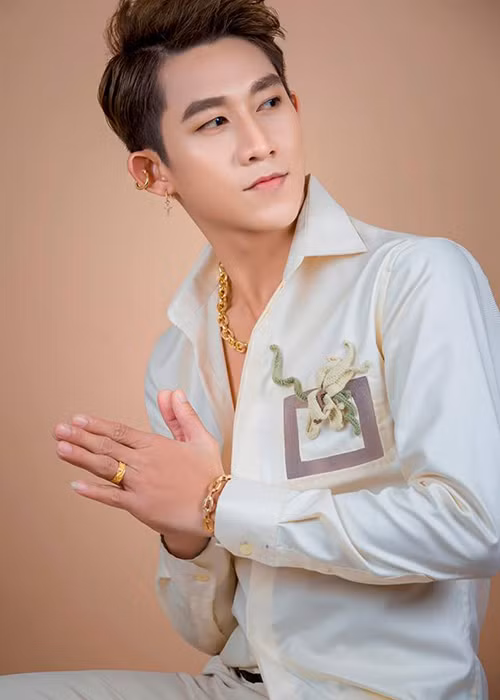 Trước động thái phủ nhận mối quan hệ tình cảm của Nhật Kim Anh và TiTi, Hồ Gia Hùng viết đầy ẩn ý: “Sự thật mãi mãi là sự thật”.