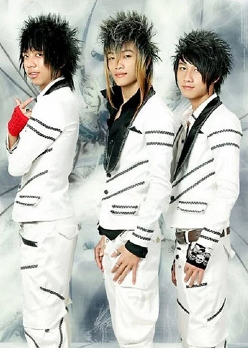 Hồ Gia Hùng từng là một trong ba thành viên nhóm HKT cùng TiTi và Lý Tuấn Kiệt. Lý do rời nhóm được Hồ Gia Hùng đưa ra là thấy bế tắc trong công việc. Ảnh: Saostar