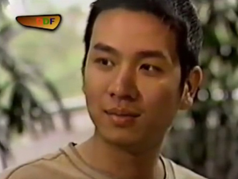 Thủ vai Hùng trong “Hoa cỏ may”, Quốc Thắng gây ấn tượng không chỉ bởi vẻ điển trai mà còn ở lối diễn xuất. Sau “Hoa cỏ may”, anh tiếp tục được chú ý khi tham gia bộ phim “Những ngọn nến trong đêm”. Tuy nhiên, đa phần các bộ phim Quốc Thắng đóng sau đó không quá thành công. Ảnh: Người đưa tin