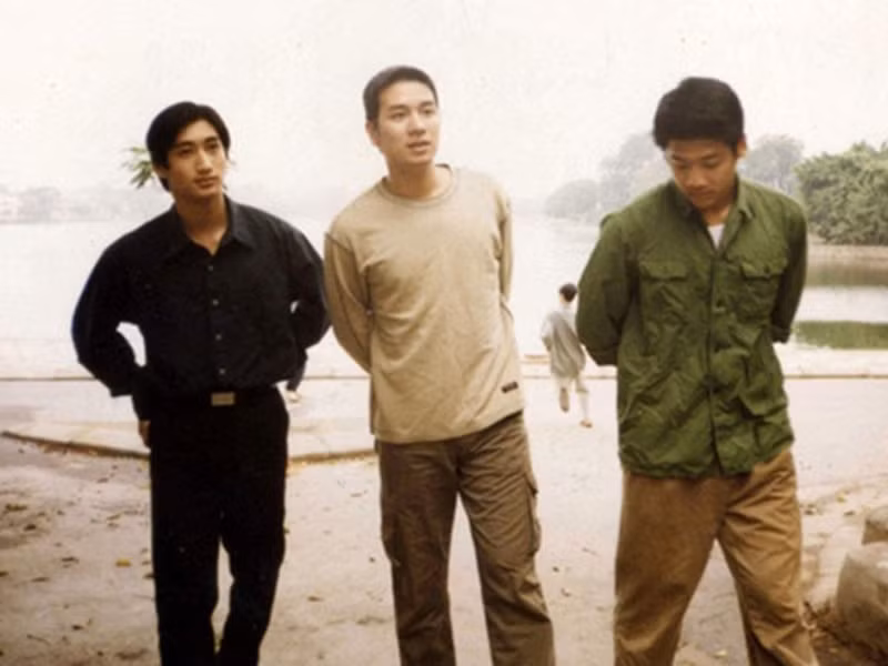 Khán giả của bộ phim “Hoa cỏ may” cũng không thể nào quên chàng thư sinh khờ khạo Tiến. Đóng vai diễn này là Ngọc Quỳnh. Sau “Hoa cỏ may”, Ngọc Quỳnh chăm chỉ học tập. Sau khi ra trường, anh đầu quân về đoàn kịch Công an nhân dân. Hơn 1 năm sau, Ngọc Quỳnh chuyển sang Nhà hát Tuổi trẻ. Tuy nhiên, anh một lần nữa chuyển sang Nhà hát kịch trung ương. Cuối cùng, Ngọc Quỳnh chọn gắn bó với Nhà hát kịch Hà Nội.