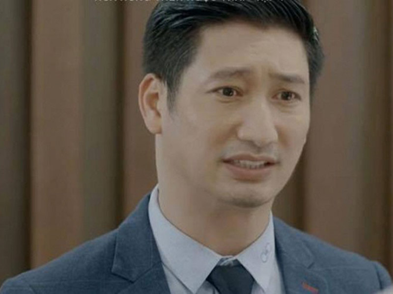 Đến năm 2019, sự nghiệp của anh có bước tiến khi vai diễn ông chồng “trời đánh” trong bộ phim truyền hình “Hoa hồng trên ngực trái” gây chú ý.