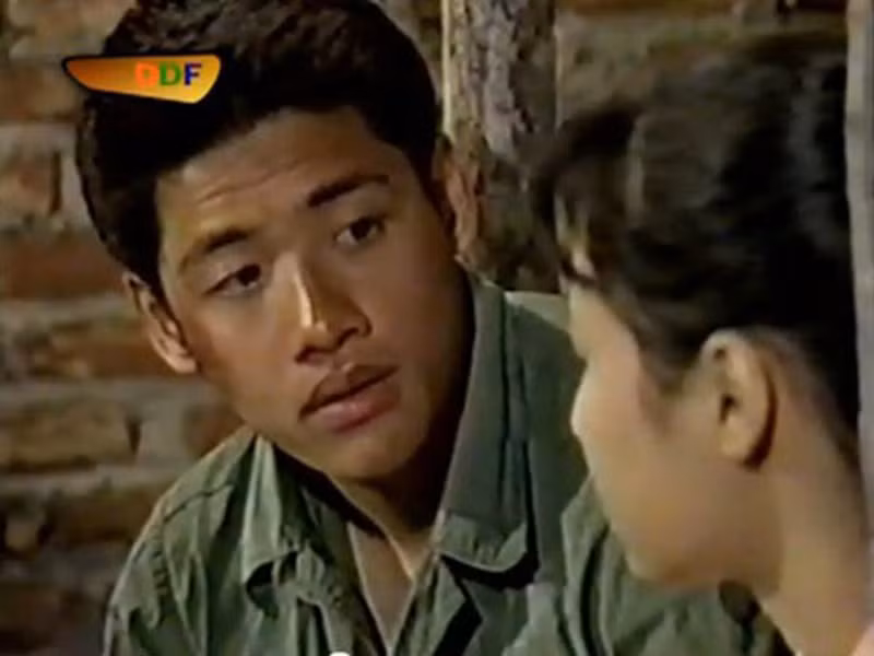 Sở hữu vẻ ngoài điển trai, chiều cao ấn tượng, Hải Anh được yêu thích khi đóng Thái trong “Hoa cỏ may”. Trong những năm qua, anh tham gia khá nhiều dự án phim “Cầu vồng tình yêu”, “Gió thổi qua rừng”, “Hoa nở trái mùa”, “Đảo chắn sóng”, “Quỳnh búp bê”. Ảnh: VOV