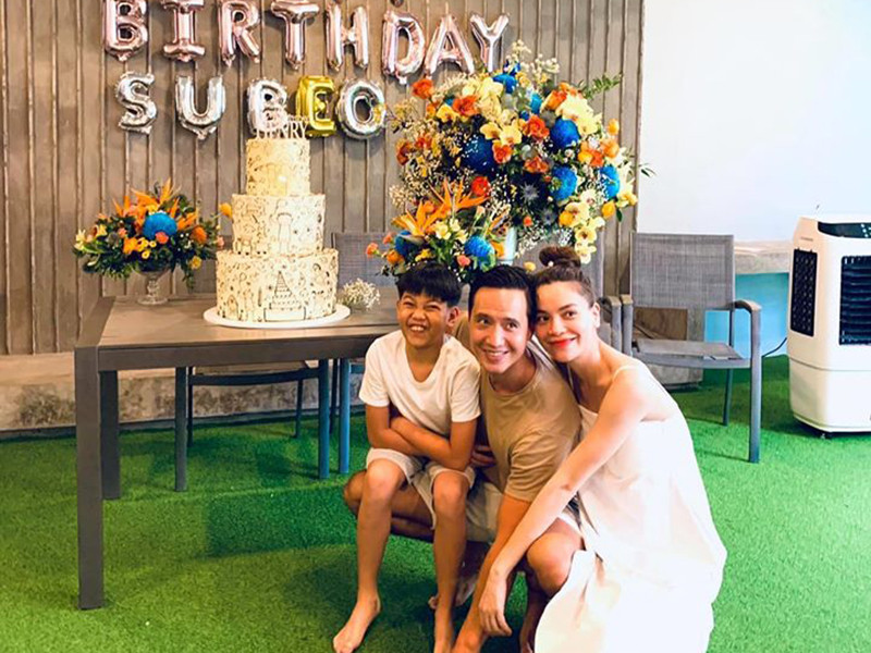 Hồ Ngọc Hà có đường tình đầy ồn ào. Cô kết hôn với Cường Đô la, sau đó sinh con trai. Cuộc hôn nhân này nhiều sóng gió. Đến năm 2015, Hà Hồ ly hôn. 2 năm sau, nữ ca sĩ nên duyên với Kim Lý. Hiện tại, Hương của “Hoa cỏ may” được cho là mang bầu ở tháng thứ 5. Ảnh: FBNV