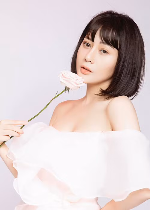 Phương Oanh chọn con đường diễn xuất sau thời gian làm người mẫu.