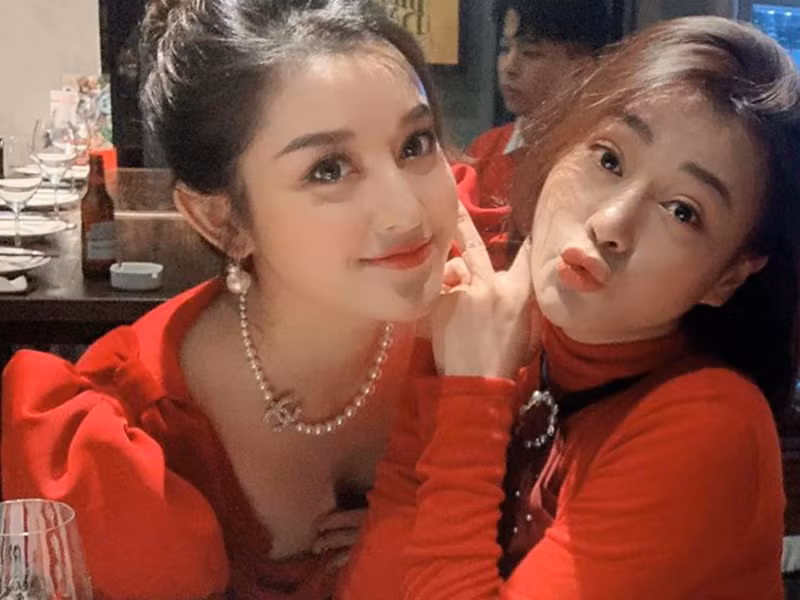 Phương Oanh và Huyền My thân thiết trong khoảng 2 năm trở lại đây.