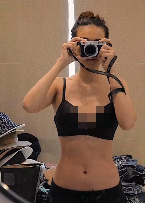 Ve goi cam cua Thanh Hang co vong eo 51cm, chan dai 1m12