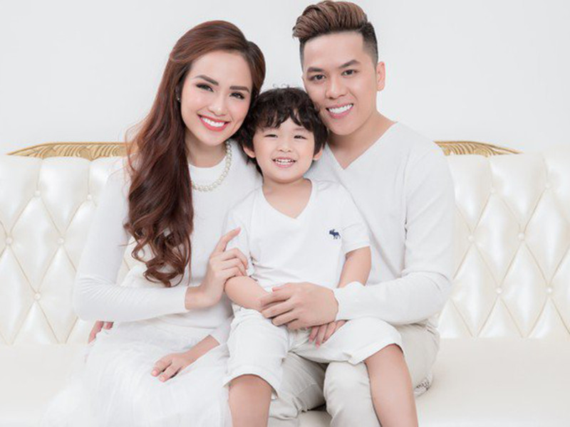 Tin đồn Diễm Hương ly hôn Quang Huy rộ lên từ năm 2019. Tuy nhiên, mới đây, cô mới chính thức thừa nhận hôn nhân tan vỡ.