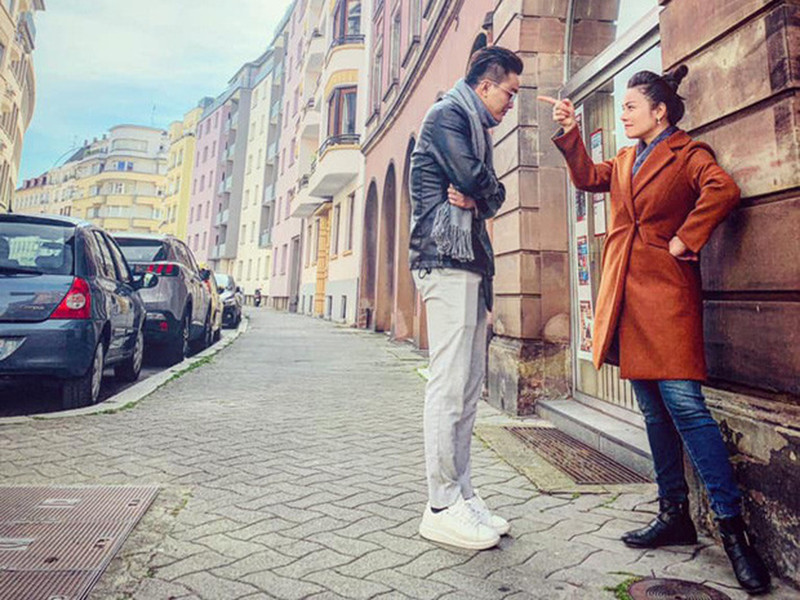 Mối quan hệ giữa Nhật Kim Anh và TiTi ngày càng thân thiết sau khi cả hai hợp tác kinh doanh.