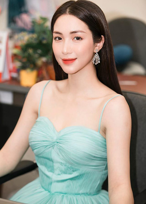 Đến tháng 5/2020, Hòa Minzy tiếp tục có sản phẩm âm nhạc gây bão. Đó là MV “Không thể cùng nhau suốt kiếp”.