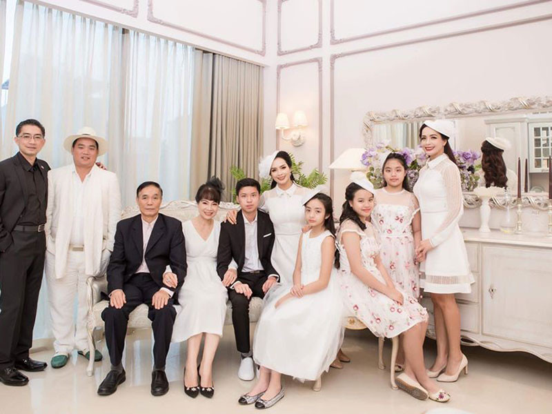 Gia đình Thúy Hằng và Thúy Hạnh hiện tại có mối quan hệ rất thân thiết.