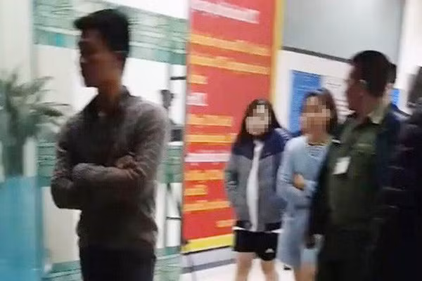 Ron nguoi nhung nguoi me tre tu tay giet con-Hinh-3