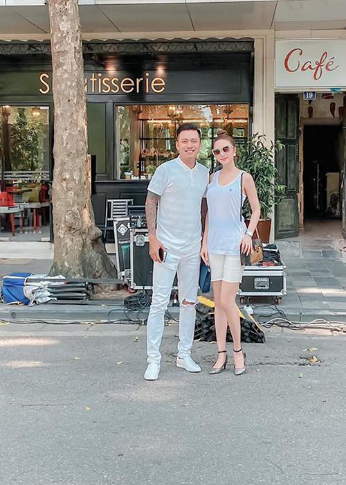 Giọng ca "Nắm lấy tay anh" từng tuyên bố sẽ dùng hết khả năng để giúp hot girl này nổi tiếng.