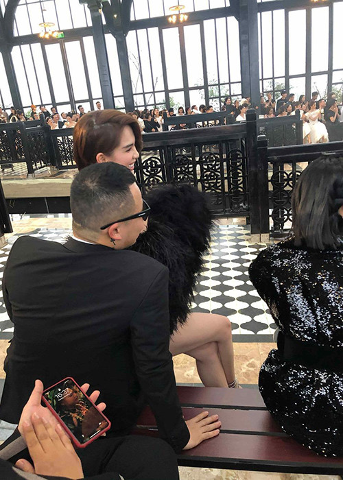 Khắc Tiệp có lẽ là người đàn ông duy nhất mà Ngọc Trinh chẳng ngại thân mật công khai. Ảnh: Yan