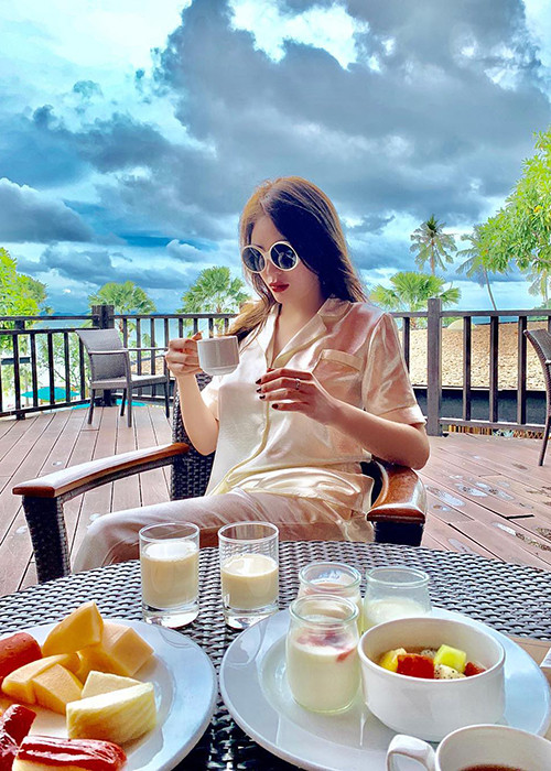 Những lúc rảnh rỗi, Kỳ Duyên đi du lịch cùng gia đình hoặc bạn bè.