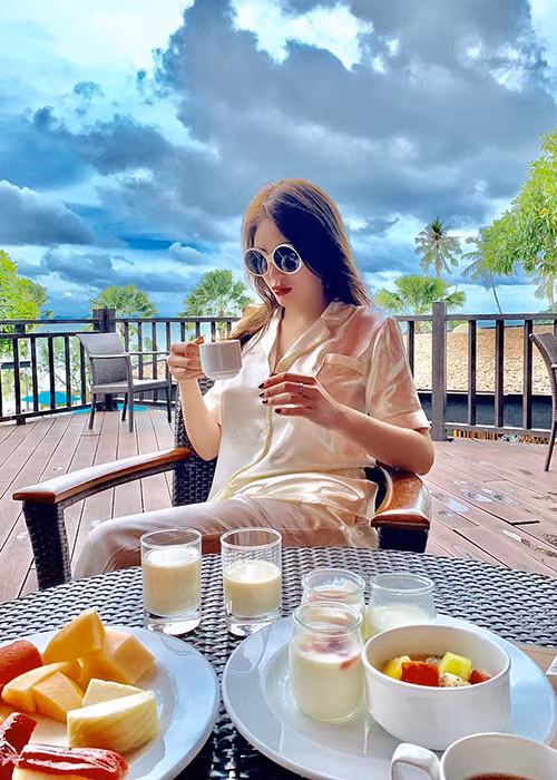 Những lúc rảnh rỗi, Kỳ Duyên đi du lịch cùng gia đình hoặc bạn bè.