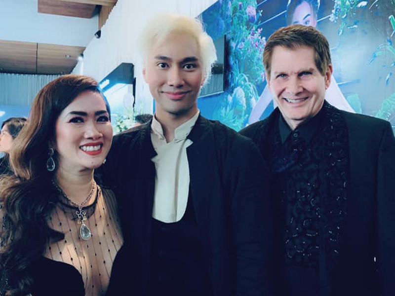 Là đàn em thân thiết của Hồ Ngọc Hà nên Lý Quí Khánh cũng quen biết với vợ chồng Mimi Morris.