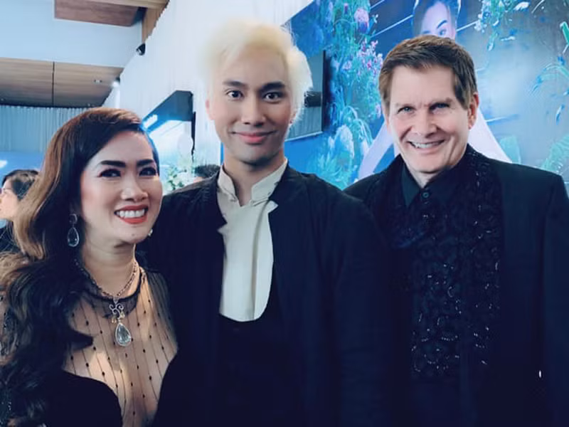 Là đàn em thân thiết của Hồ Ngọc Hà nên Lý Quí Khánh cũng quen biết với vợ chồng Mimi Morris.