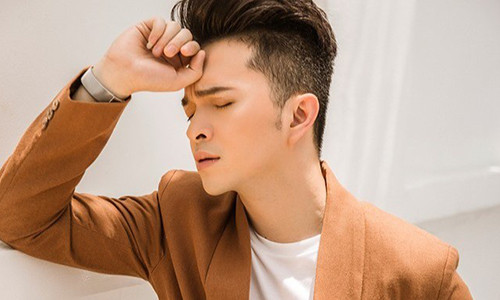 Sao Viet huy show o Da Nang, tu cach ly khi den diem nong COVID-19