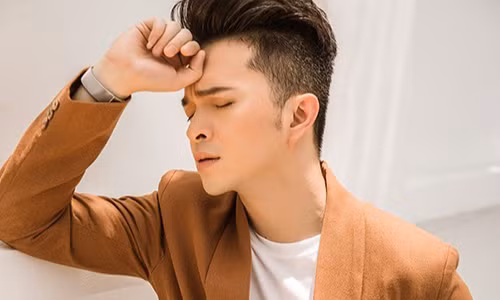 Sao Viet huy show o Da Nang, tu cach ly khi den diem nong COVID-19