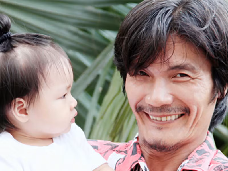 Công Ninh đặt tên cho con là Oscar. Ảnh: Petrotimes