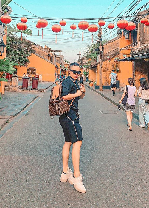  Vũ Khắc Tiệp du lịch Hội An (Đà Nẵng) vào tháng 5/2020. Trước đó, anh trải qua 5 lần cách ly.