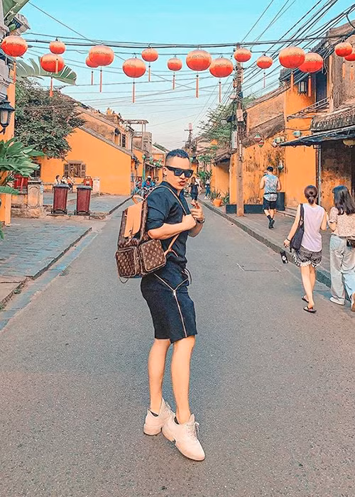  Vũ Khắc Tiệp du lịch Hội An (Đà Nẵng) vào tháng 5/2020. Trước đó, anh trải qua 5 lần cách ly.