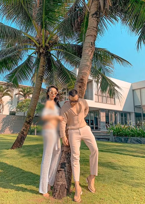 Chuyến đi Đà Nẵng của Khắc Tiệp có sự góp mặt của 2 chân dài Quỳnh Thư (trong ảnh) và Hà Vi Vi.