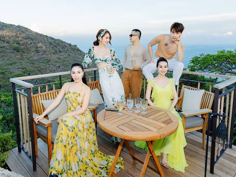 Ngọc Trinh là chân dài mà Khắc Tiệp lăng xê thành "nữ hoàng nội y".