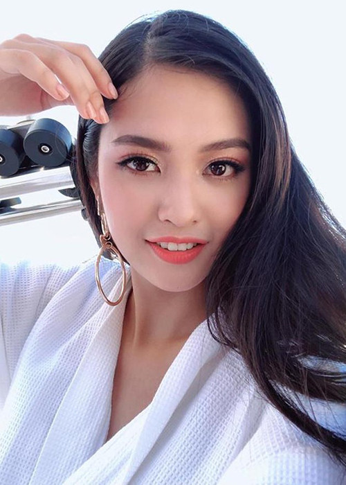 Thiếu nữ dân tộc Tày cho biết, lợi thế của cô còn là khả năng ngoại ngữ tốt.