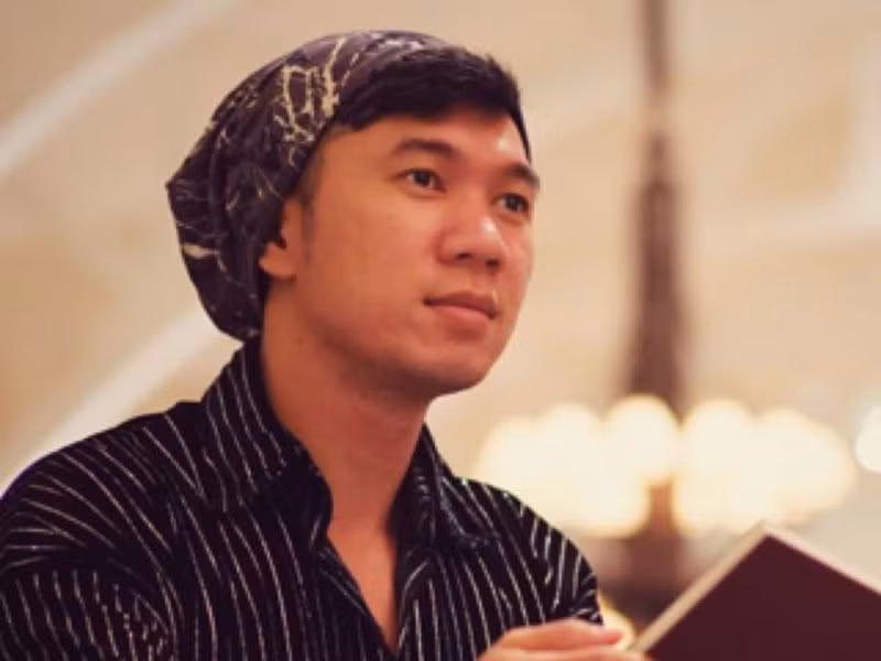 Lương Bằng Quang còn hát các sáng tác của chính mình như “Chính em”, “Bay cùng tình yêu”, “Anh tin mình đã cho nhau một kỷ niệm”.