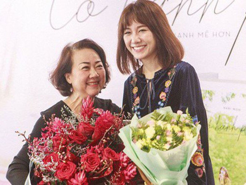 Trấn Thành tiết lộ khi sống chung, anh và Hari Won không phải động tay động chân vào bất cứ công việc nào hết. Từ dọn dẹp nhà cửa đến nấu nướng đều được bố mẹ giúp đỡ. Ảnh: Thời đại plus