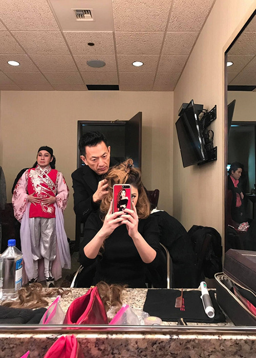 Ông xã của Thanh Thảo quan tâm từng ly từng tý một, nhất là mỗi khi cô không được khỏe. Ảnh: VOV