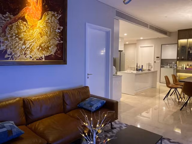 Thông qua những bức hình ta thấy đó là một đặc căn nhà sang trọng còn có giá trị không nhỏ khiến Dương Khắc Linh dí dỏm: "Chúc mừng 2 vợ chồng Lê Hiếu với nhà mới có view 10 triệu đô".