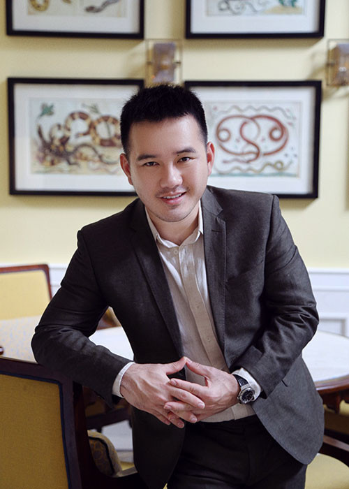 NTK Lê Thanh Hoà được BTC tín nhiệm do thái độ làm việc nghiêm túc, công tâm, gu thẩm mỹ và thời trang độc đáo.