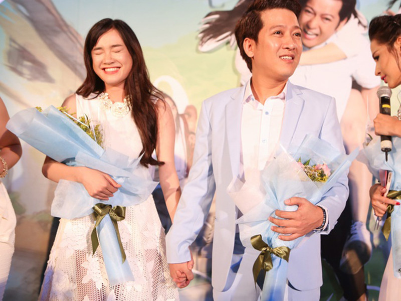 Khi bộ phim "49 ngày" công chiếu, đôi uyên ương công khai hẹn hò. Ảnh: Vietnamnet