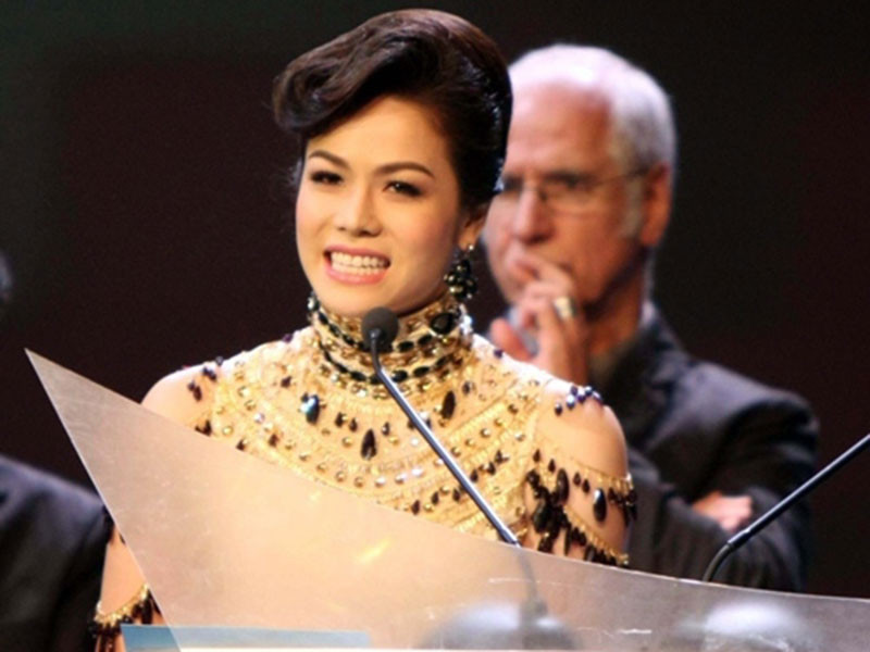 Nhật Kim Anh đoạt một số giải thưởng về diễn xuất như "Nữ diễn viên xuất sắc tại Liên hoan Phim quốc tế Việt Nam 2012, Nữ diễn viên phim truyền hình được yêu thích nhất" tại Giải Mai Vàng 2011, "Nữ diễn viên chính được yêu thích nhất" tại HTV Awards 2012. Ảnh: Thể thao văn hóa