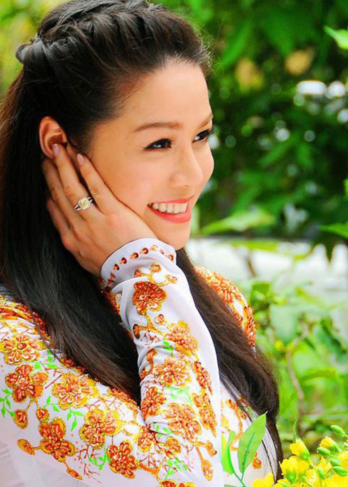 Các bài hát được yêu thích của Nhật Kim Anh có thể kể đến như: “Lâu đài cát”, “Thà người đừng hứa”, “Mưa đã tạnh”, “Tiếng vĩ cầm”.