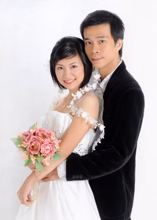 Tường Văn có nhiều ca khúc nổi tiếng như: “Đêm lao xao”, “Tự khúc mùa đông”, “Giấc mơ tình yêu”, “Rồi mai thức giấc”, “Tiếng gió xôn xao”, “Mùa đông xa vắng”.